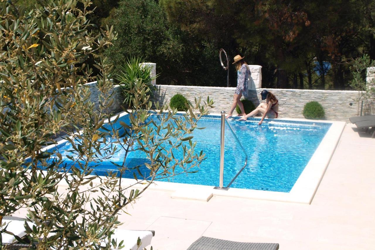 Seaside Apartments With A Swimming Pool Okrug Donji, Ciovo - 5244 Donji Okrug  Dış mekan fotoğraf