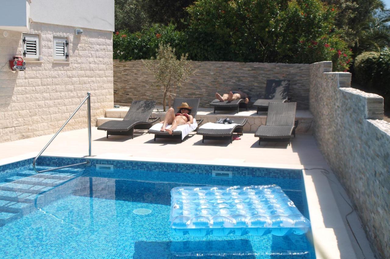 Seaside Apartments With A Swimming Pool Okrug Donji, Ciovo - 5244 Donji Okrug  Dış mekan fotoğraf